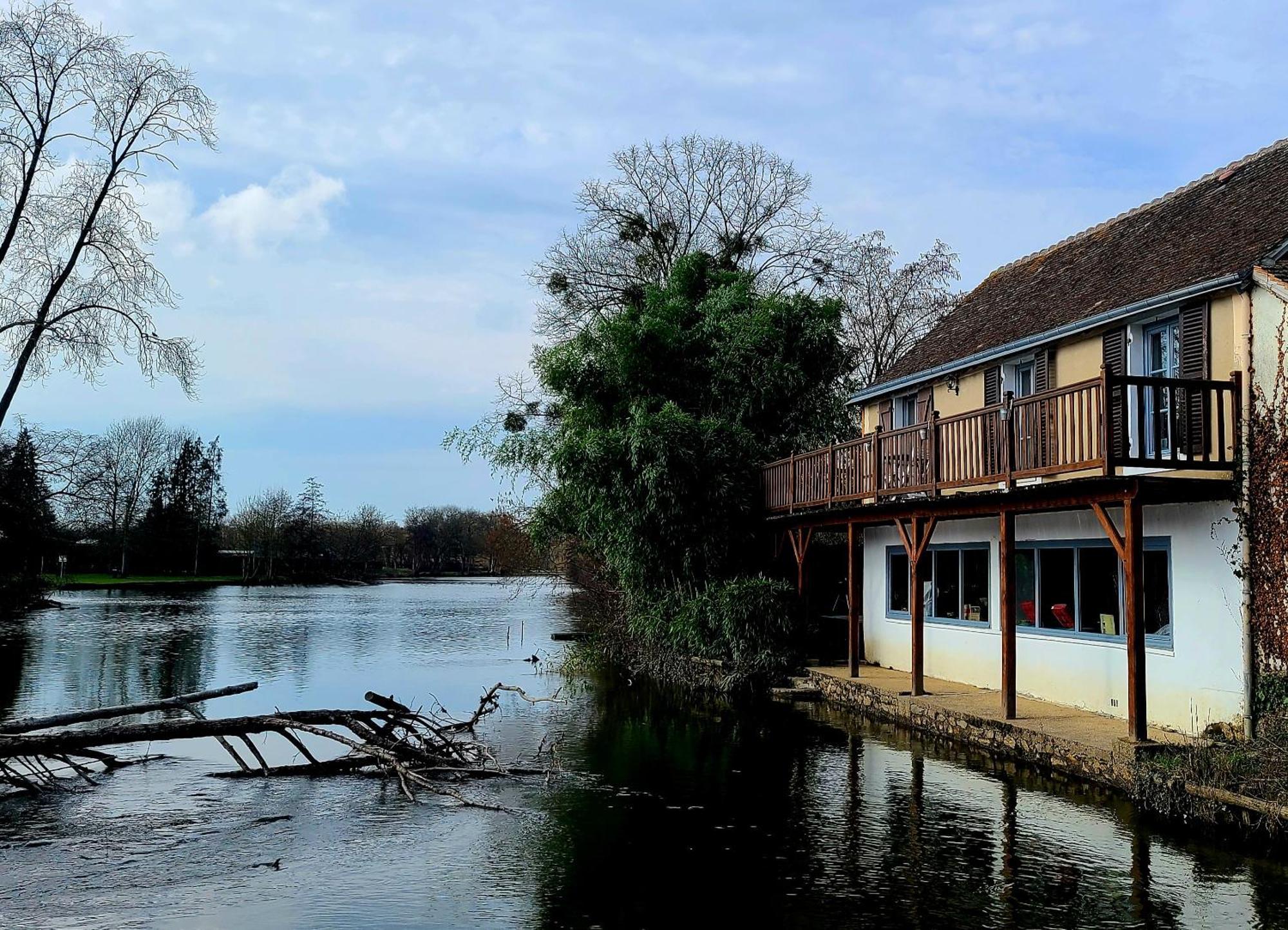 Maison Avec Jardin En Bord De Riviere Villa Fresnay-sur-Sarthe Exterior foto